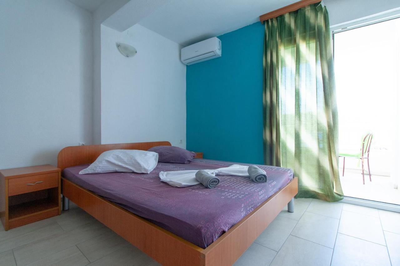 Apartments Laura เนอุม ภายนอก รูปภาพ